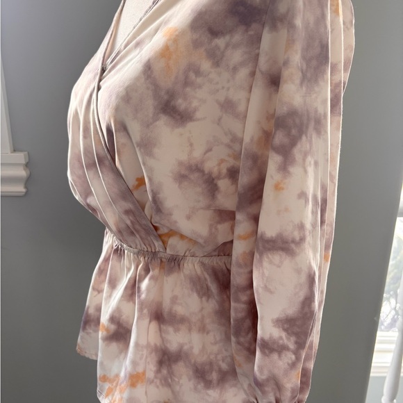 Women's Tie-Dye Gilli Wrap Top - Picture 2 of 7